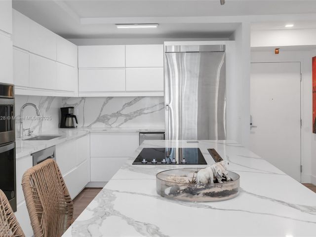 Продажа квартиры #1019 - фото 6080485