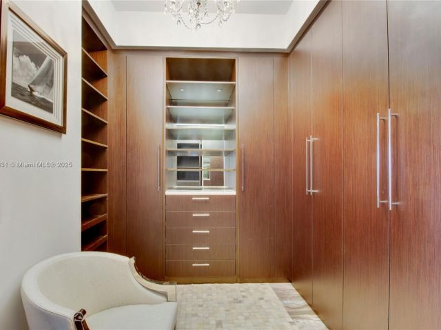 Продажа квартиры #2615 - фото 6080115