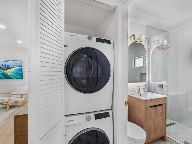 Дом в аренду по адресу 12325 NE 11th Pl - фото 6079251