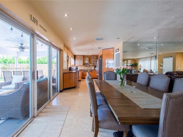 Продажа дома по адресу 2908 Bayview Dr - фото 6085564