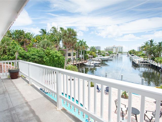 Продажа дома по адресу 2908 Bayview Dr - фото 6085571