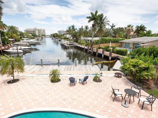 Продажа дома по адресу 2908 Bayview Dr - фото 6085573