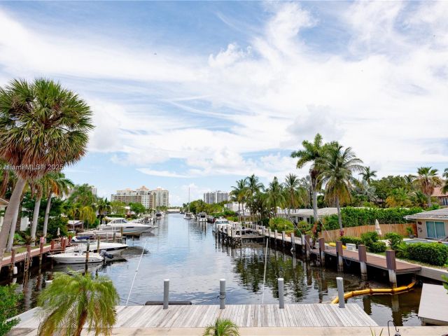 Продажа дома по адресу 2908 Bayview Dr - фото 6085574