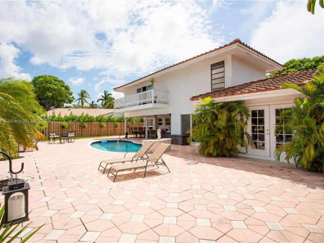 Продажа дома по адресу 2908 Bayview Dr - фото 6085576