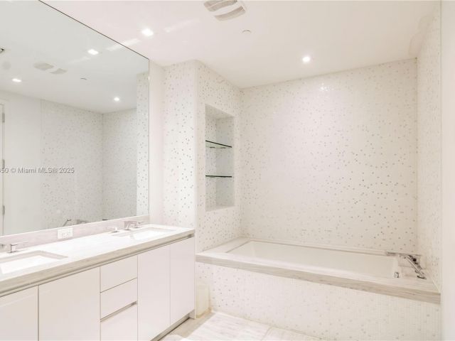 Продажа квартиры #2504 - фото 6085056