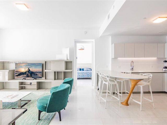 Продажа квартиры #2504 - фото 6085065