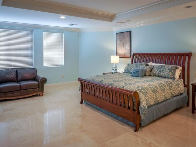 Дом в аренду по адресу 3035 Riomar St - фото 6114612