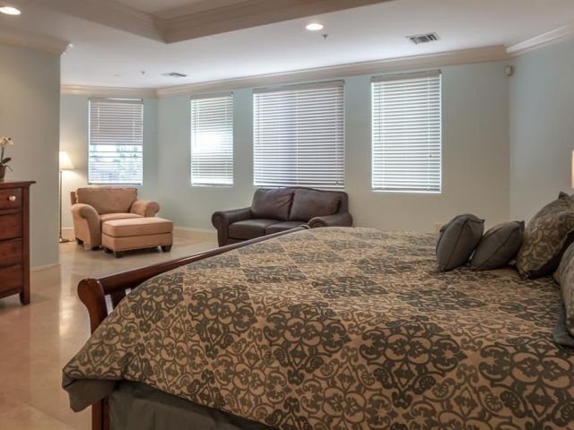 Дом в аренду по адресу 3035 Riomar St - фото 6114613