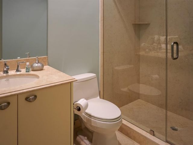 Дом в аренду по адресу 3035 Riomar St - фото 6114616