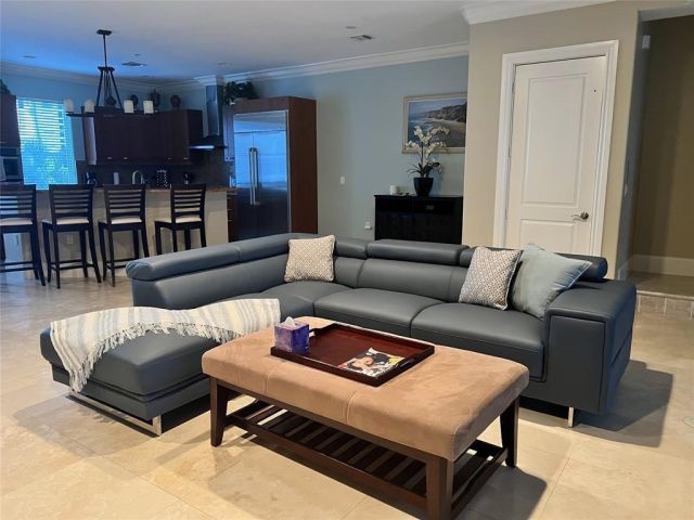 Дом в аренду по адресу 3035 Riomar St - фото 6114620