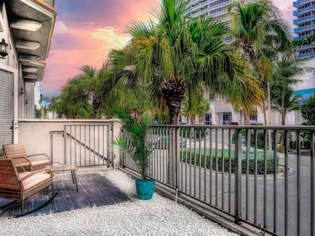 Дом в аренду по адресу 3035 Riomar St - фото 6114626