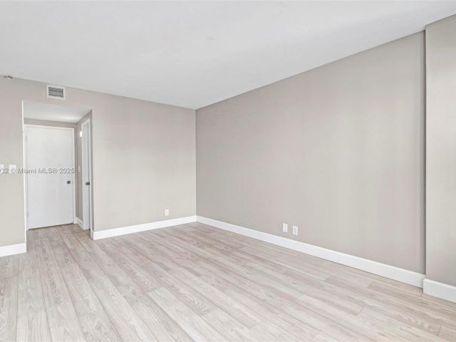 Продажа квартиры #1408 - фото 6099141