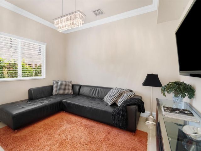 Продажа дома по адресу 275 189th Ter - фото 6087967