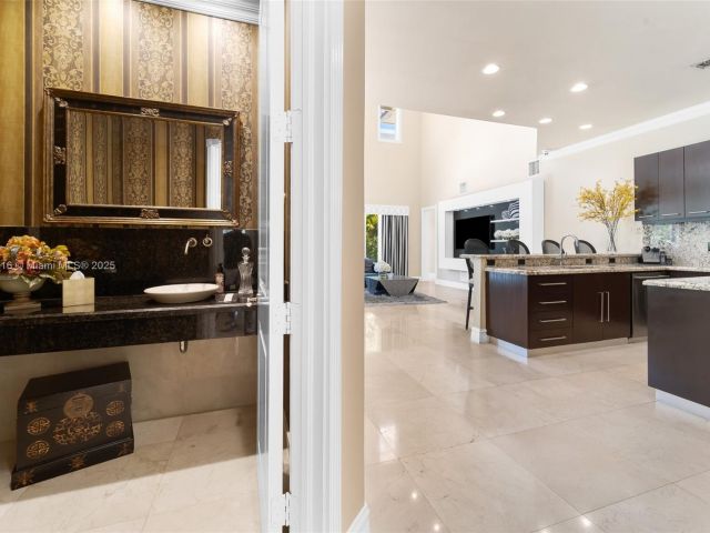 Продажа дома по адресу 275 189th Ter - фото 6087971