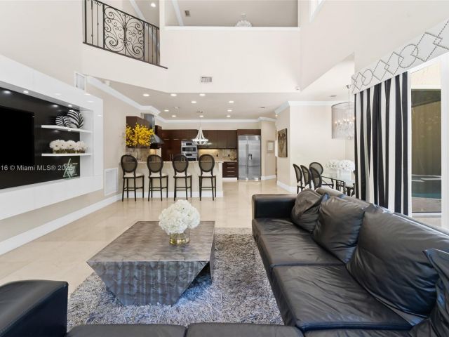 Продажа дома по адресу 275 189th Ter - фото 6087973