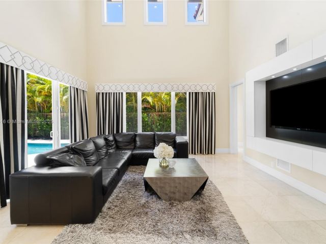 Продажа дома по адресу 275 189th Ter - фото 6087974