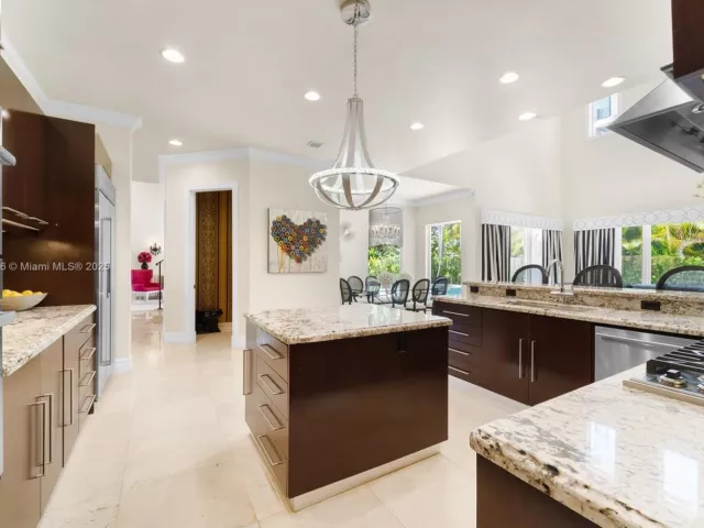 Продажа дома по адресу 275 189th Ter - фото 6087969