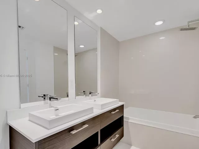 Продажа квартиры #2105 - фото 6082852