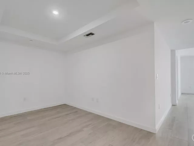 Продажа квартиры #2105 - фото 6082850