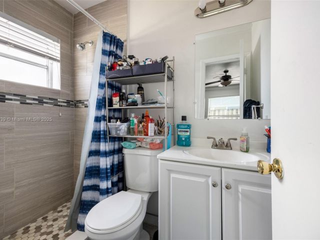 Продажа дома по адресу 3430 N 65th Ave - фото 6083396