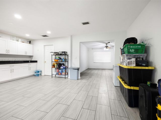 Продажа дома по адресу 3430 N 65th Ave - фото 6083401