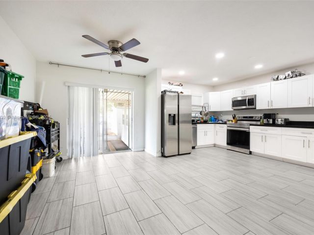 Продажа дома по адресу 3430 N 65th Ave - фото 6083403