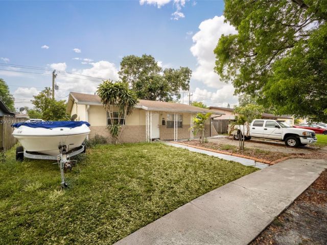 Продажа дома по адресу 3430 N 65th Ave - фото 6083405