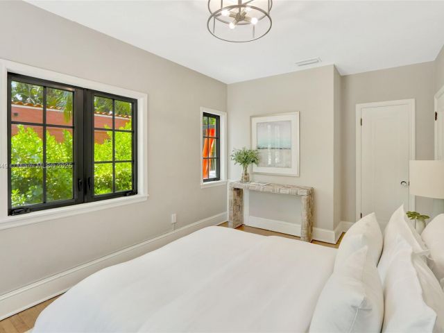 Продажа дома по адресу 447 Giralda Ave. - фото 6082063