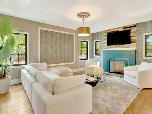 Продажа дома по адресу 447 Giralda Ave. - фото 6082071