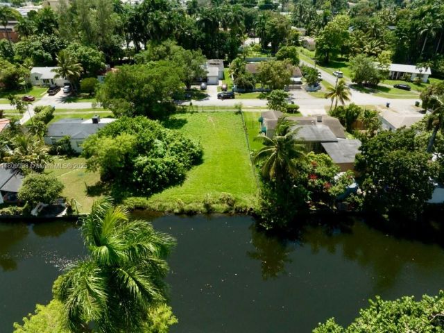 Продажа дома по адресу 75 NW 85th St - фото 6083068