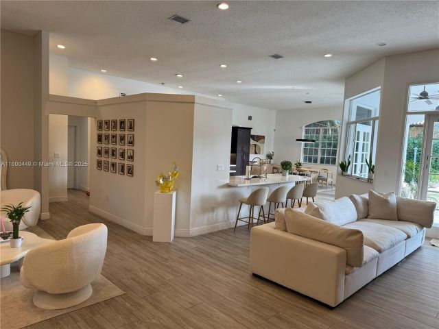 Продажа дома по адресу 14601 SW 99th Ave - фото 6177019