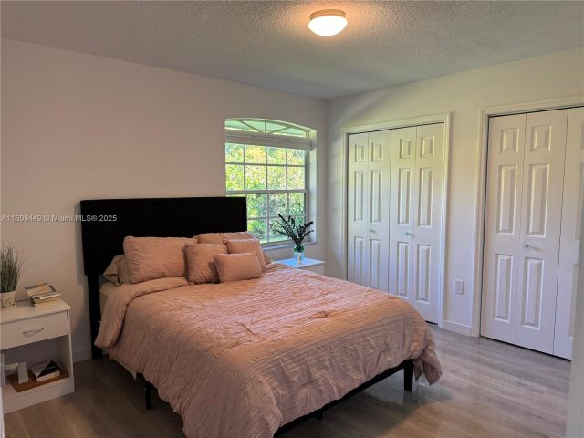 Продажа дома по адресу 14601 SW 99th Ave - фото 6177022