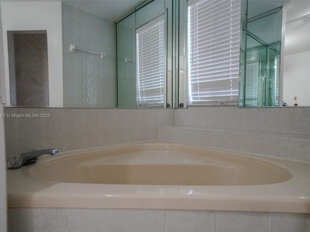 Продажа дома по адресу 14816 SW 104th St 85 - фото 6083090