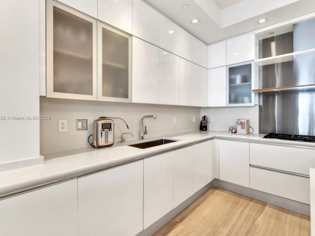 Продажа квартиры #2403S - фото 6085825