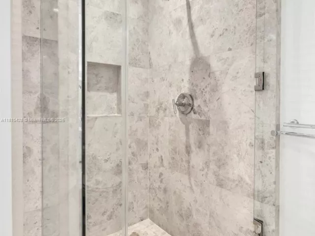 Продажа квартиры #2403S - фото 6085816