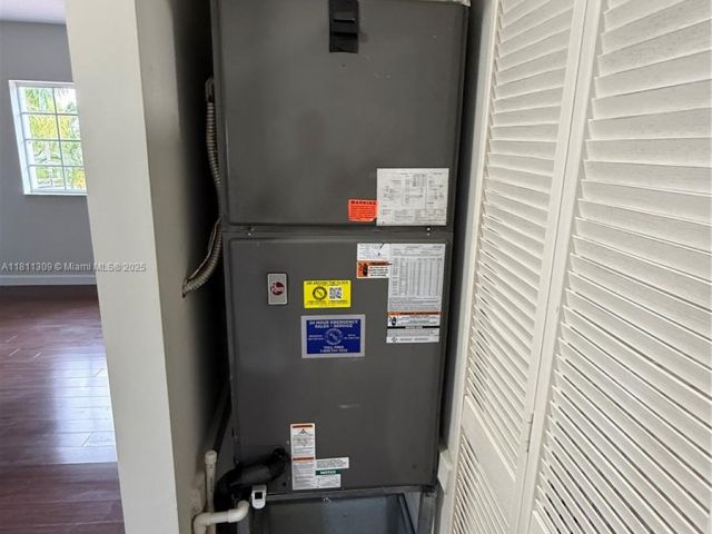 Продажа дома по адресу 4157 NE 14th St - фото 6085291