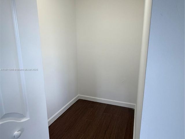 Продажа дома по адресу 4157 NE 14th St - фото 6085292