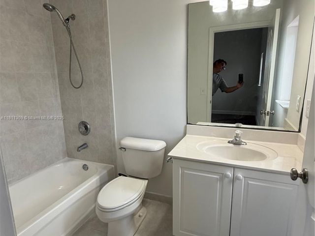 Продажа дома по адресу 4157 NE 14th St - фото 6085293