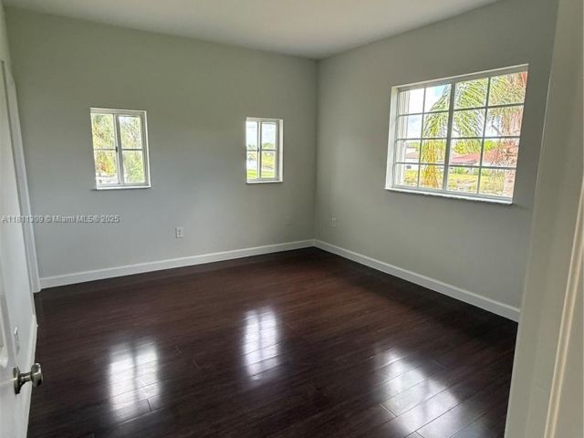 Продажа дома по адресу 4157 NE 14th St - фото 6085295