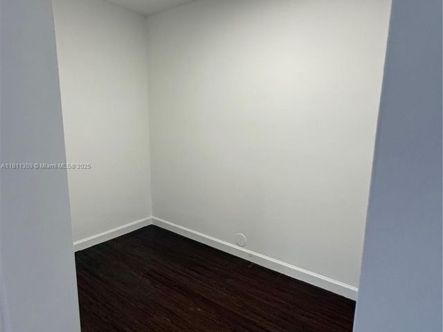 Продажа дома по адресу 4157 NE 14th St - фото 6085296