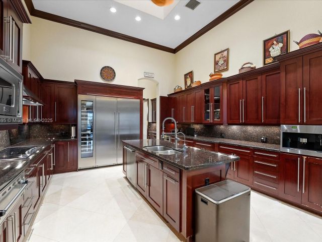 Продажа дома по адресу 18451 SW 158th St - фото 6113551