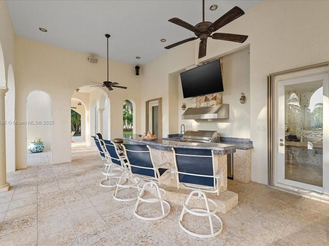 Продажа дома по адресу 18451 SW 158th St - фото 6113555