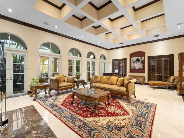 Продажа дома по адресу 18451 SW 158th St - фото 6113556