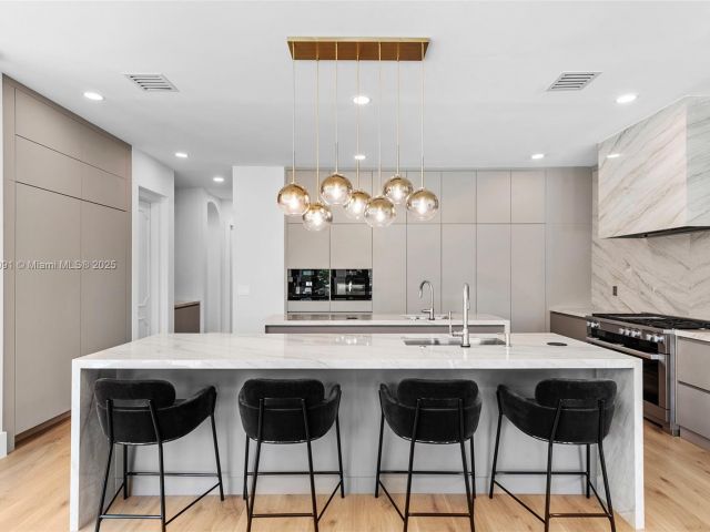 Продажа дома по адресу 324 Coconut Isle Dr - фото 6088589