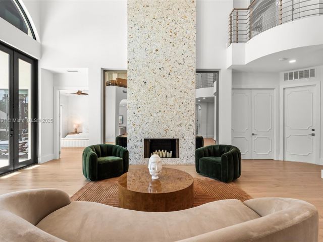 Продажа дома по адресу 324 Coconut Isle Dr - фото 6088596