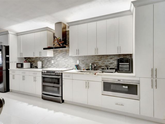 Продажа дома по адресу 4035 N 110th Ave N - фото 6096215