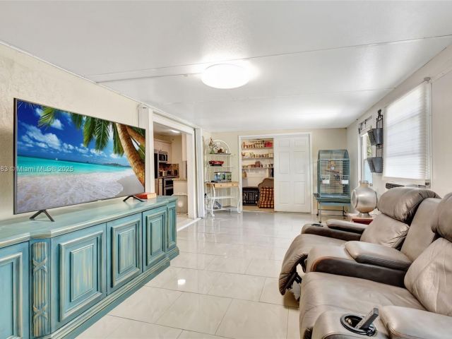 Продажа дома по адресу 4035 N 110th Ave N - фото 6096223