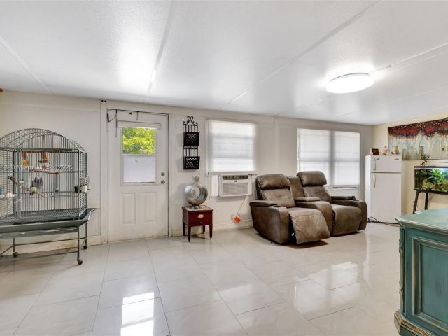 Продажа дома по адресу 4035 N 110th Ave N - фото 6096224