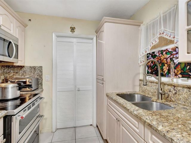 Продажа дома по адресу 4035 N 110th Ave N - фото 6096225