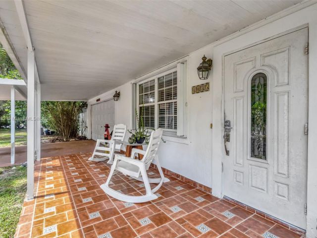 Продажа дома по адресу 4035 N 110th Ave N - фото 6096231